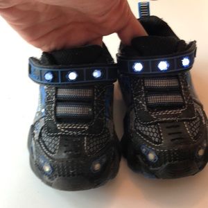 Size 5 Infant/Toddler Sketcher Hot Lights Sneaker